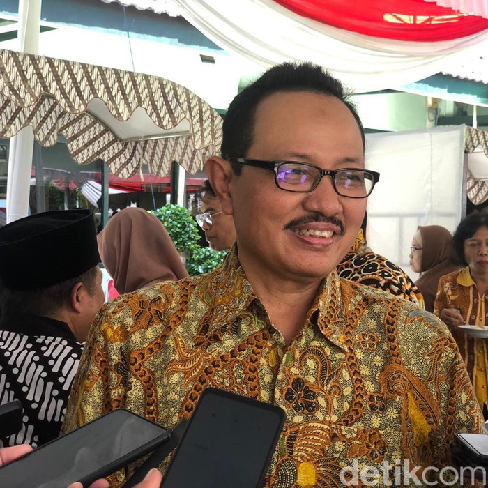 Mantan Wakil Wali Kota Jogja Heroe Poerwadi di Balai Kota Jogja, Jumat (19/4/2024).