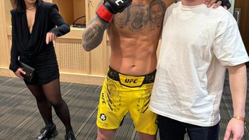 Zuckerberg memang belakangan gemar dengan olahraga UFC, bahkan sempat ikut berduel di kompetis Foto: Facebook