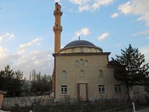 Masjid Rusak Akibat Gempa M 5,6 di Turki