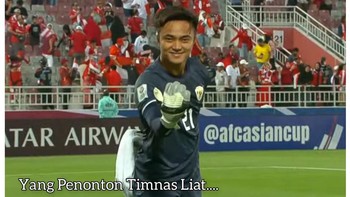 Meme gaya Ernando diadu dengan gaya The Rock. Lebih sangar mana nih? Foto: (Twitter)