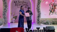 Dalam acara bertajuk YouTube Seribu Kartini Beda Tapi Sama di Jakarta, Jumat (19/4/2024), Risma mengemukakan bahwa seorang kreator konten tidak perlu takut menghadapi masalah yang muncul ketika mencoba sesuatu yang baru di luar zona nyamannya.