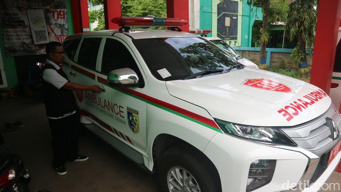 Mobil ambulans yang ada di kantor Demak Emergency System Public Safety Center 119, Jumat (19/4/2024).