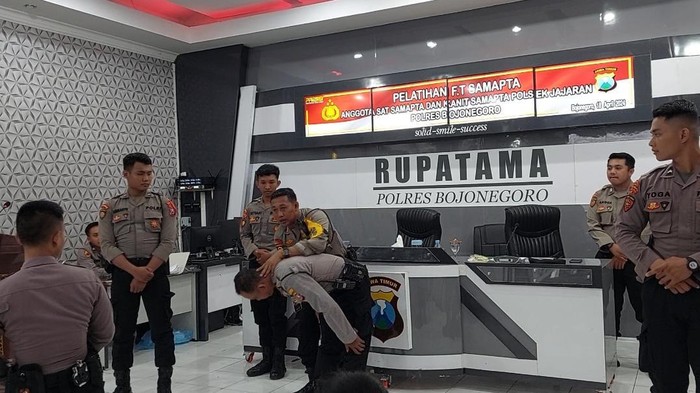 Pelatihan Samapta Polres Bojonegoro