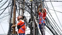 Sebagai komitmen Telkom dalam memberikan layanan terbaik dan kenyamanan bagi pelanggannya, pemeriksaan rutin, pembenahan dan perapihan kabel jaringan infrastruktur digelar di kawasan Blok S Jakarta Selatan dan sekitarnya.