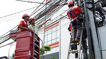 Pemeliharaan infrastruktur jaringan kabel merupakan kegiatan yang rutin atau konsisten kami lakukan demi menjaga kualitas layanan pelanggan serta memberikan keamanan, kenyamanan buat masyarakat. Kegiatan rutin kali ini disaksikan langsung oleh GM Witel PT Telkom Jaksel Hari Purwanto.