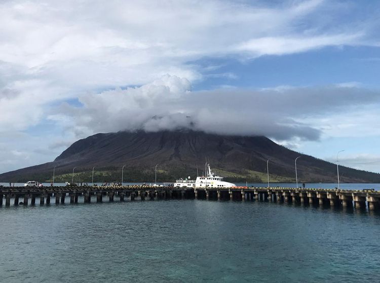 Penampakan Terkini Erupsi Gunung Ruang
