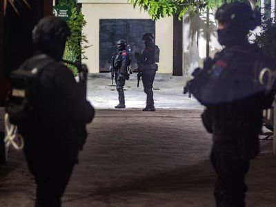 Suasana Penggeledahan Rumah Terduga Anggota Jamaah Islamiyah di Palu