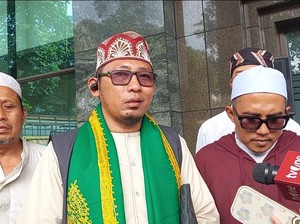 Datangi MK, FPI-PA 212-GNPF Ulama Minta Hakim Adil Putuskan Sengketa Pilpres