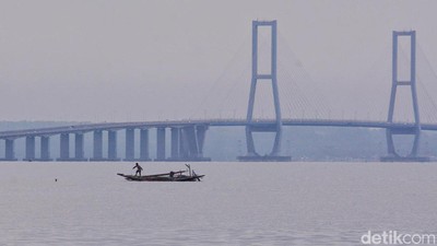 Potret Kehidupan Nelayan Kenjeran Surabaya