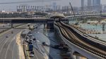 Potret Kemacetan Panjang di Dubai Gegara Jalan Terendam Banjir