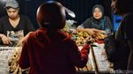 Menengok Penjual Ikan Asap di Kenjeran Surabaya