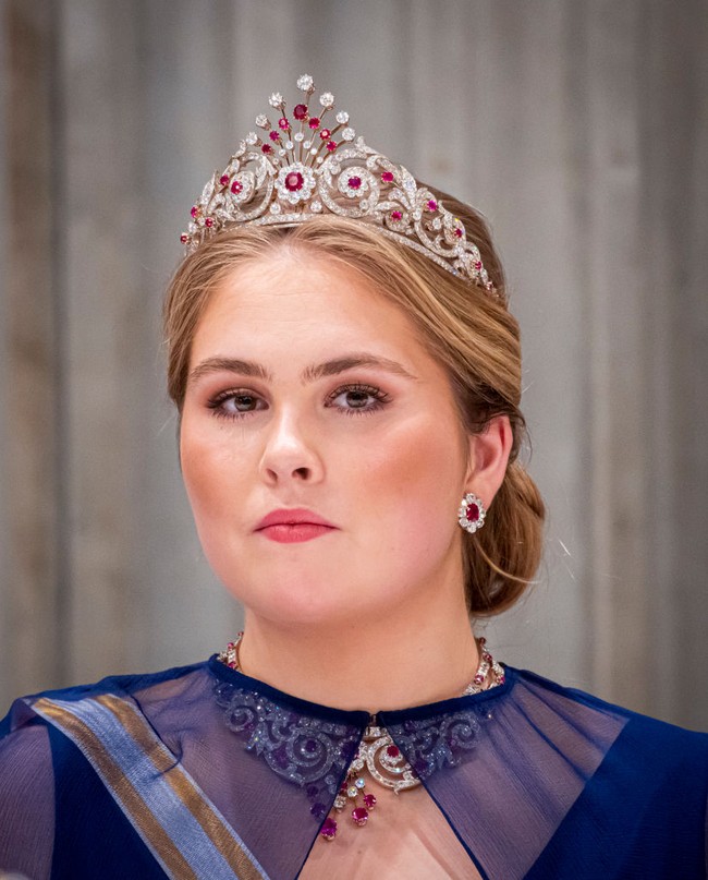 Kini Putri Catharina-Amalia dilaporkan telah kembali ke Amsterdam untuk melanjutkan studinya dalam bidang politik, psikologi, hukum, dan ekonomi. Foto: Getty Images/Patrick van Katwijk