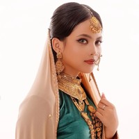 Semakin mendekati hari pernikahan, selain prewedding Putri juga telah menggelar acara pengajian, siraman, dan upacara Mapacci khas adat Bugis. Upacara tersebut merupakan upacara sebelum adat nikah yang melambangkan kesucian hati calon pengantin untuk menghadapi hari esok, khususnya memasuki babak baru membangun rumah tangga. Foto: Instagram/@da4_putri03