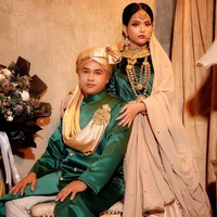 Putri Isnari jebolan Dangdut Academy ke-4 sebentar lagi akan melepas masa lajangnya dengan menikahi Abdul Aziz, anak bos batubara. Melalui akun Instagram terlihat keduanya sudah menjalani pemotretan prewedding. Foto: Instagram/@da4_putri03