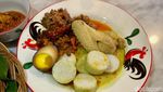 Nikmatnya Nasi Gudeg hingga Asinan Kecombrang di Rasa Cikatomas