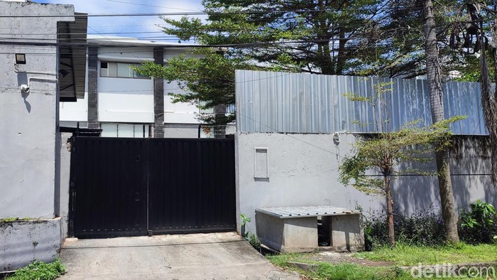 Penampakan rumah di Telaga Bodas Semarang yang diduga jadi tempat judi, Jumat (19/4/2024).