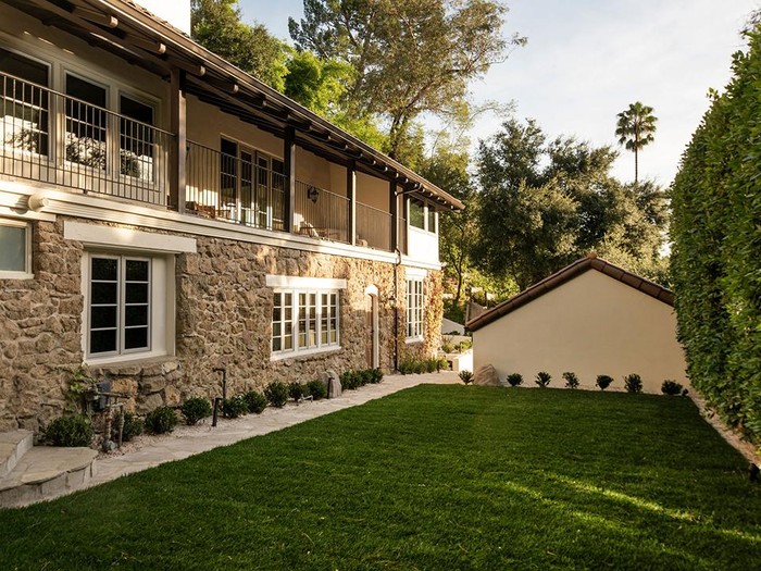 Rumah Lisa Blackpink di Beverly Hills