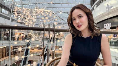 Shandy Aulia Liburan ke Dubai, Ngafe sampai Minum Kelapa di Pantai