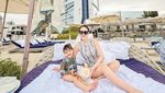 Shandy Aulia Liburan ke Dubai, Ngafe sampai Minum Kelapa di Pantai