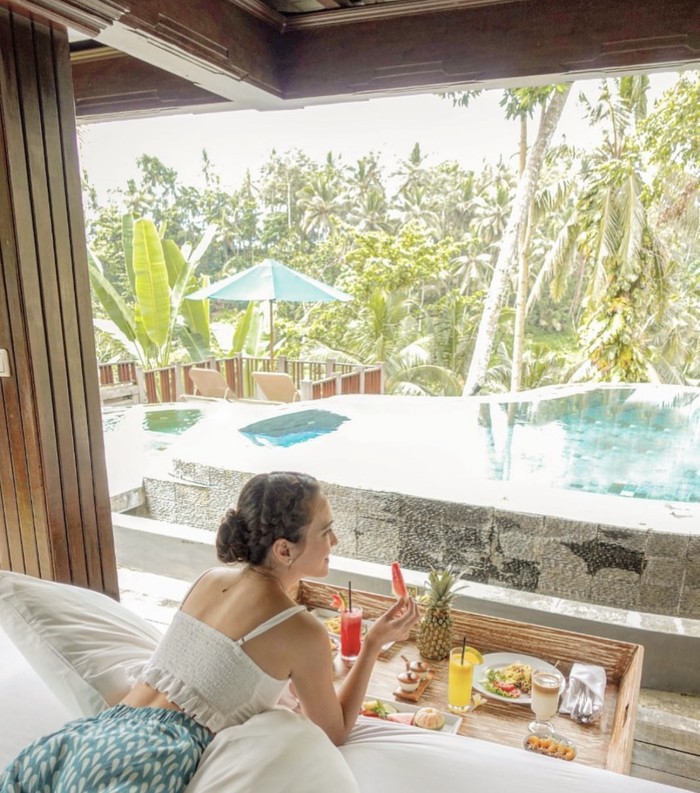 Shandy Aulia Liburan ke Dubai, Ngafe sampai Minum Kelapa di Pantai Shandy Aulia Liburan ke Dubai, Ngafe sampai Minum Kelapa di Pantai