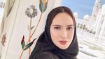 Shandy Aulia Liburan ke Dubai, Ngafe sampai Minum Kelapa di Pantai