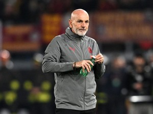 Sacchi Desak Milan Pertahankan Pioli