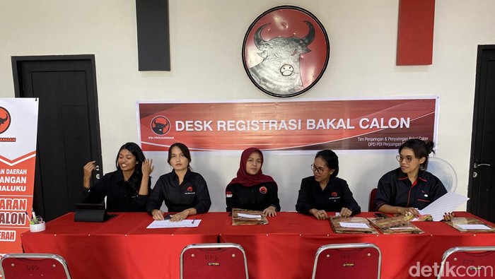 PDIP Maluku Buka Pendaftaran Cagub-Cawagub, Jenderal TNI Aktif Ambil Formulir