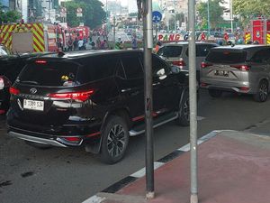 Lalin Semanggi Arah ke Mampang Dialihkan Imbas Kebakaran