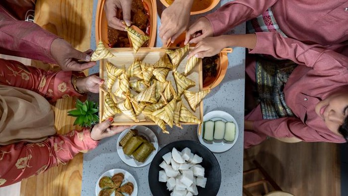 Tuan Rumah Kapok Open House Gegara Tamu Hamburkan Makanan