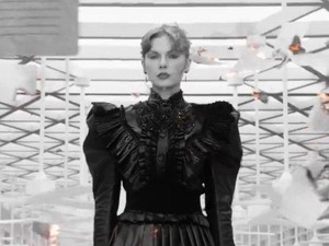 The Tortured Poets Department: Antara Patah Hati Taylor Swift dan Dendam