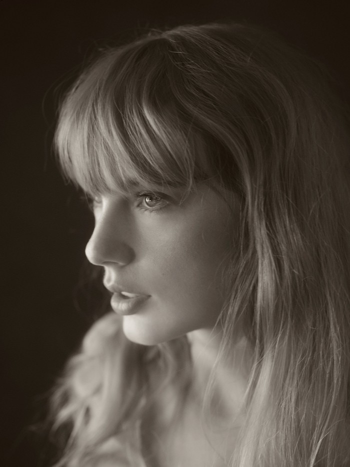 Taylor Swift Taylor Swift merilis album The Tortured Poets Department dengan 16 lagu dan empat bonus track.