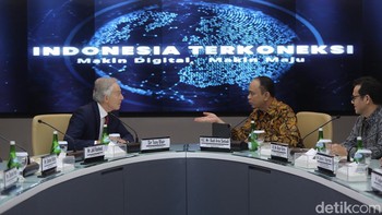 Selain sebagai mantan PM Inggris, Tony Blair merupakan pendiri dari Organisasi Nirlaba Tony Blair Insitute.