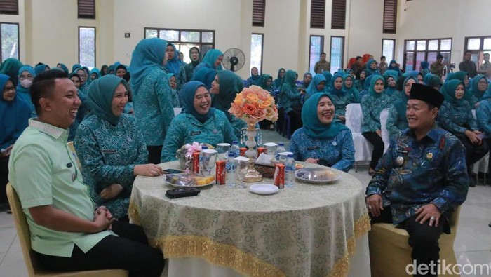 TP PKK Kota Palembang menggelar halal bihalal di Kecamatan Gandus, Palembang.