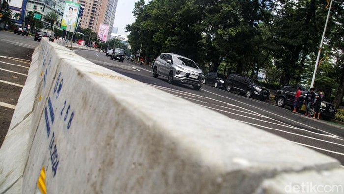 U-Turn Citywalk Jakpus Kini Ditutup Permanen Dishub DKI Jakarta mempermanenkan penutupan U-turn Citywalk di Jakarta Pusat. Penutupan dilakukan usai uji coba.