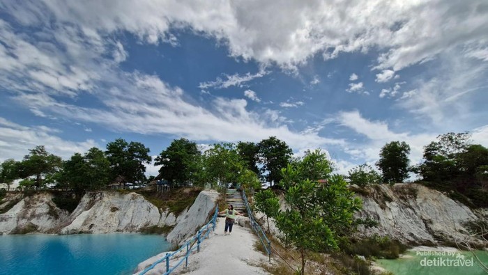 Anomali Danau Kaolin yang Berpasangan, tapi Beda Warna di Pulau Bangka