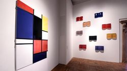Warna-warni Instalasi Pameran Karya Seniman Italia