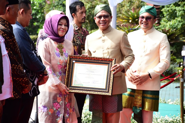Bupati Dadang Supriatna saat memberikan sambutan di peringatan Hari Jadi Kabupaten Bandung ke-383.