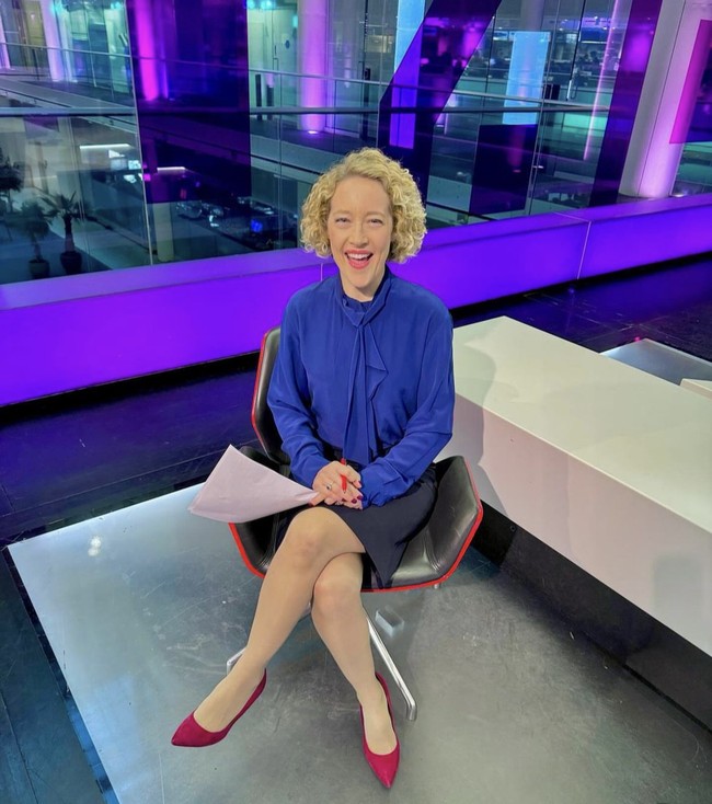 Wanita 49 tahun itu buka suara atas kasus yang menimpanya ini. Dia mengakui bahwa video tersebut sangat mirip dengannya, namun tidak dengan bagian tubuhnya. Foto: Dok. Instagram @cathynewmanc