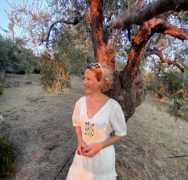 Cathy cukup vokal dalam menyuarakan tentang kekerasan terhadap wanita. Kini dia pun menjadi korbannya. Foto: Dok. Instagram @cathynewmanc