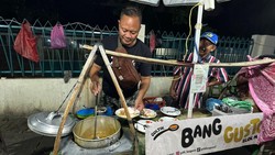Penjual Gultik di Bulungan Bertahan Jual Rp 10.000 Sepiring, Segini Omzetnya