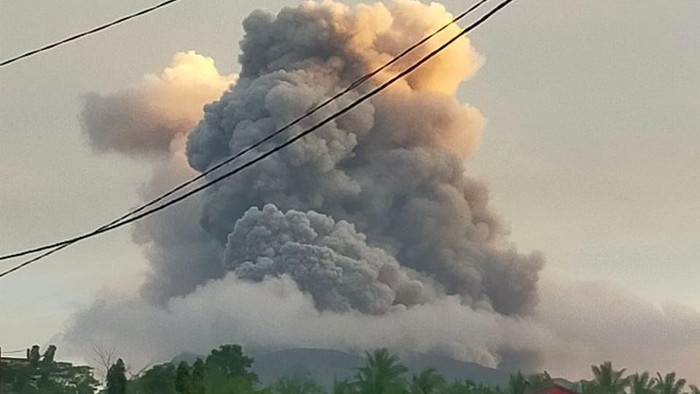 Gunung Ruang Sitaro kembali erupsi. Dokumen Istimewa