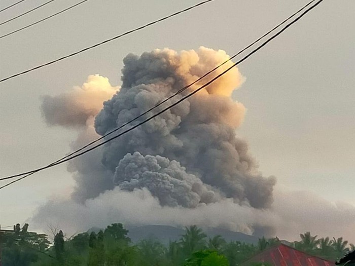 Gunung Ruang Sitaro kembali erupsi. Dokumen Istimewa