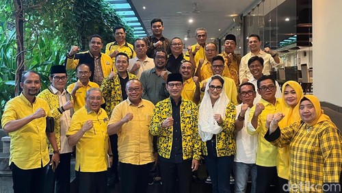 Konsolidasi internal seluruh cakada Partai Golkar di NTB pada Sabtu (20/4/2024) di Santika Hotel Mataram. (Helmy Akbar / detikBali)
