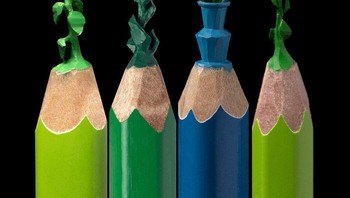 Grafit adalah bahan yang sangat rapuh dan mengukir patung dalam skala yang sangat kecil merupakan tantangan besar bagi saya, ujarnya. Foto: Boredpanda/Salavat Fidai