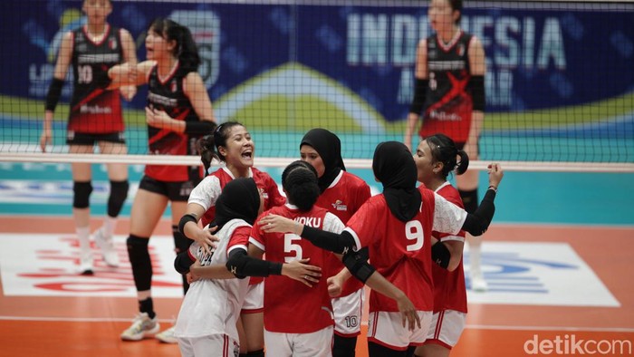 Main 5 Set, Red Sparks Kalahkan Indonesia All Star Red Sparks mengalahkan Indonesia All Star dalam eksibisi Fun Volleyball di Indonesia Arena. Red Sparks menang 3-2 dari Indonesia All Star.