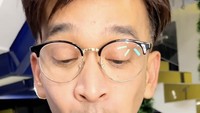 Di Instagramnya, presenter sekaligus pengusaha yang akrab disapa Bensu ini lebih aktif membagikan video makan dengan masakan rumahan kesukaannya. Foto: Instagram @ruben_onsu