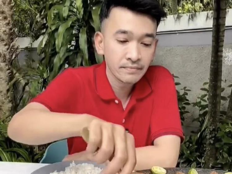 Ruben Onsu Doyan Banget Oncom hingga Cumi Cabe Ijo