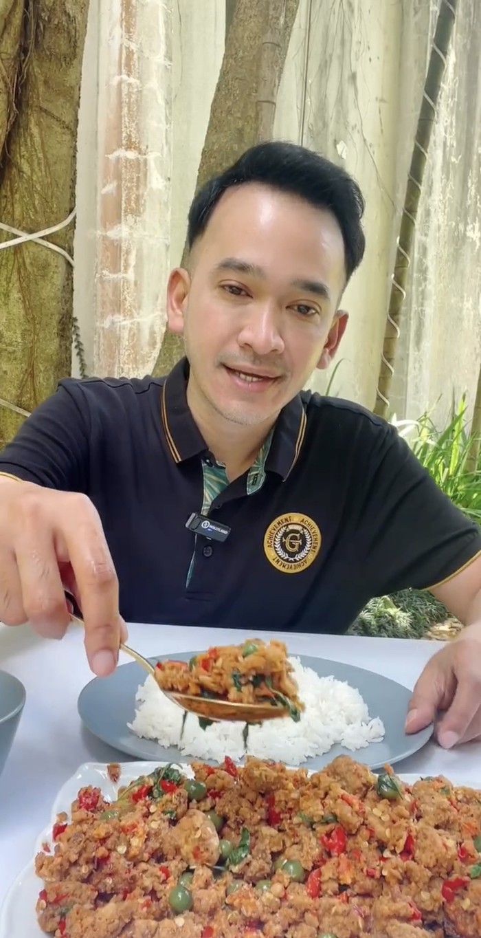 Menu Makan Ruben Onsu yang Doyan Oncom hingga Cumi Cabe Ijo
