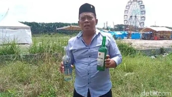 Miras berbagai merek ditemukan di pasar malam di kawasan panggung rigging yang telah dibongkar.