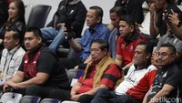 SBY menonton laga Indonesia All Star vs Red Sparks di Indonesia Arena GBK, Jakarta, Sabtu (20/4/2024).